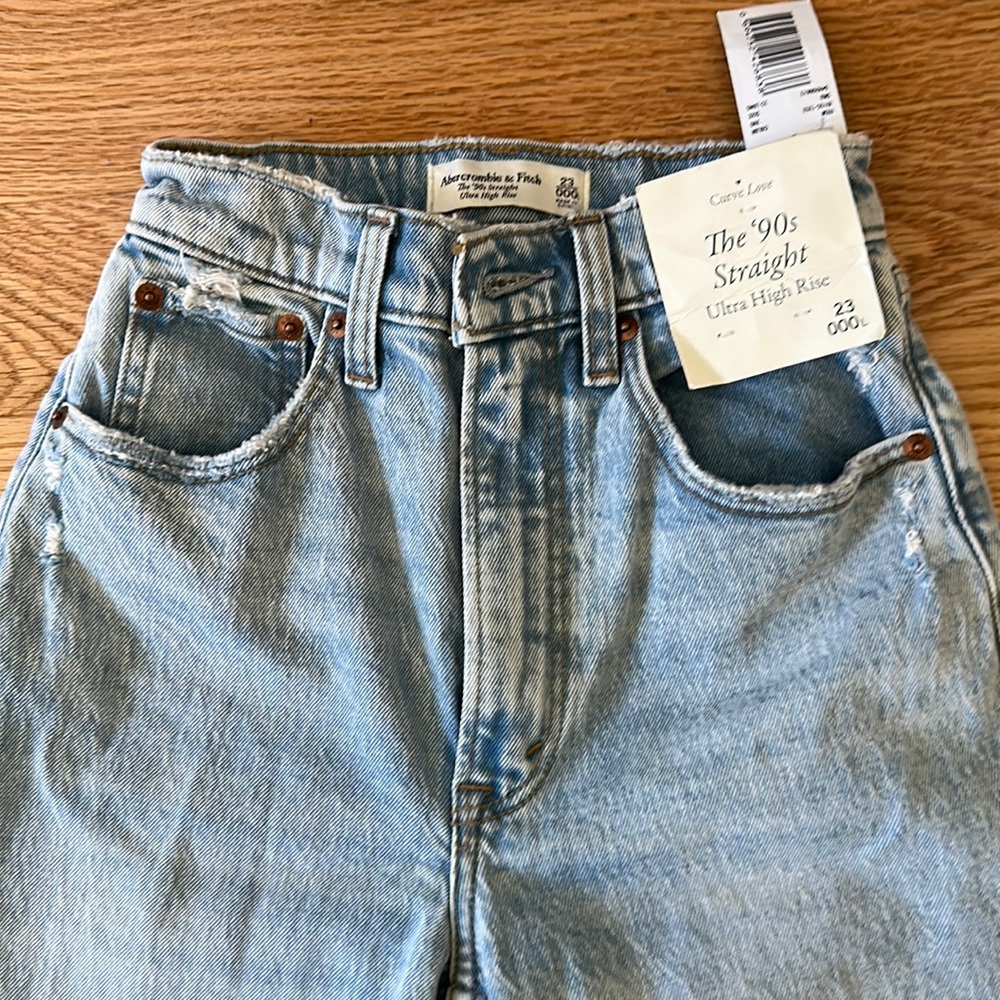 Women’s size 23 Abercrombie 90’s straight ultra high rise jeans